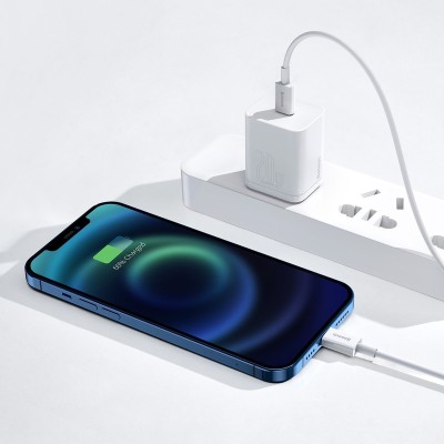 Baseus Superior USB-C / Lightning gyors adat/töltőkábel PD 20W 1m - Fehér Baseus Superior USB-C / Lightning gyors adat/töltőkábel PD 20W 1m - Fehér